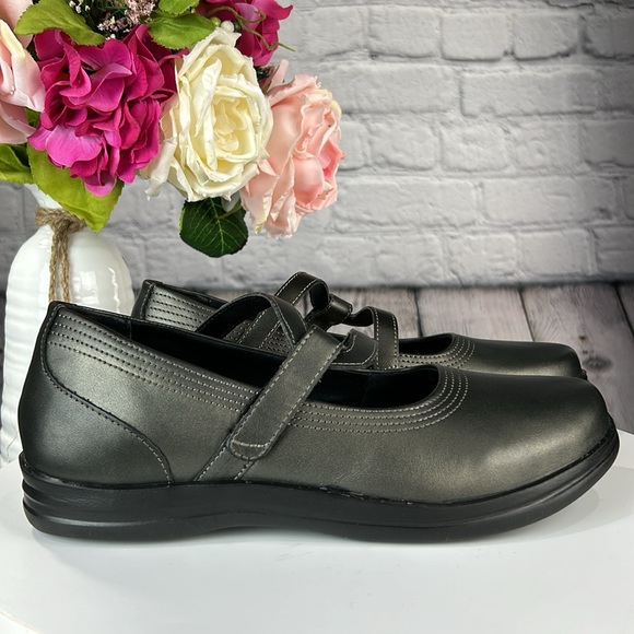 APEX Petals-Janice Dark Pewter Gray Leather Mary Jane Flat - Picture 5 of 17